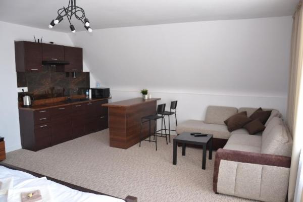 Apartament I Pokoje Szalawa Калиш Экстерьер фото